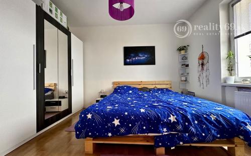 SEVER - VODÁRENSKÁ PEKNÝ TEHLOVÝ BYT PO REKONŠTRUKCII 55 M2 S BALKÓNOM.