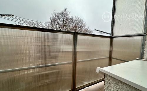 SEVER - VODÁRENSKÁ PEKNÝ TEHLOVÝ BYT PO REKONŠTRUKCII 55 M2 S BALKÓNOM.