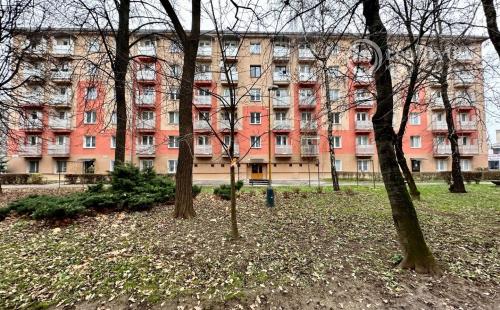 SEVER - VODÁRENSKÁ PEKNÝ TEHLOVÝ BYT PO REKONŠTRUKCII 55 M2 S BALKÓNOM.