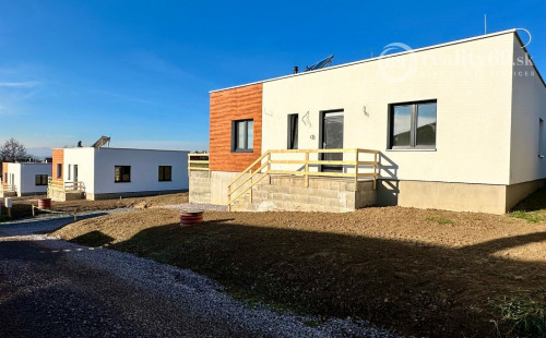 PREŠOV - ŠALGOVÍK - KVALITNÁ NOVOSTAVBA  3 IZBOVÉHO RD - HOLODOM.