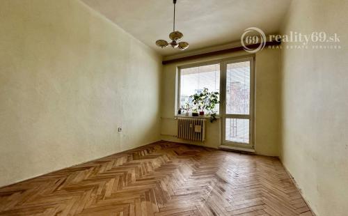 SEVER -  OBRANCOV MIERU - PEKNÝ TEHLOVÝ BYT PO REKONŠTRUKCII 55 M2 S BALKÓNOM.