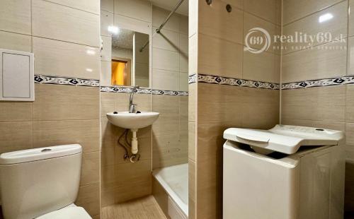 SEVER -  OBRANCOV MIERU - PEKNÝ TEHLOVÝ BYT PO REKONŠTRUKCII 55 M2 S BALKÓNOM.