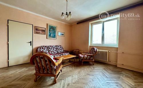 SEVER -  OBRANCOV MIERU - PEKNÝ TEHLOVÝ BYT PO REKONŠTRUKCII 55 M2 S BALKÓNOM.