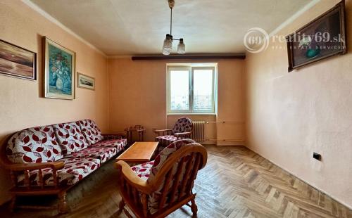 SEVER -  OBRANCOV MIERU - PEKNÝ TEHLOVÝ BYT PO REKONŠTRUKCII 55 M2 S BALKÓNOM.