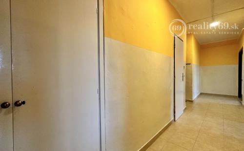 SEVER -  OBRANCOV MIERU - PEKNÝ TEHLOVÝ BYT PO REKONŠTRUKCII 55 M2 S BALKÓNOM.