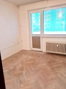 TERASA - 3 IZBOVÝ BYT SUPER CENA PÔVODNÝ STAV, S LODŽIOU 64 M2 PRI KINE DRUŽBA.