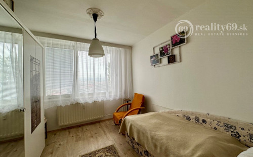 JUH - TURGENEVOVA 3 IZBOVÝ BYT 68M2 + 6 METROVÁ LODŽIA, ŽIADANÁ LOKALITA PRAŽSKÝ TYP BYTU.