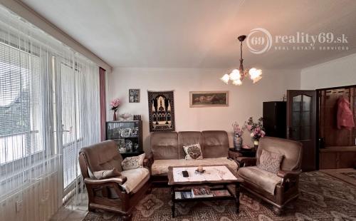 JUH - TURGENEVOVA 3 IZBOVÝ BYT 68M2 + 6 METROVÁ LODŽIA, ŽIADANÁ LOKALITA PRAŽSKÝ TYP BYTU.