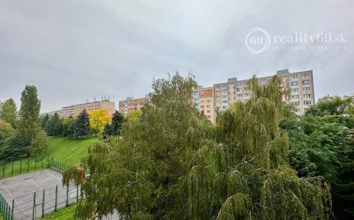 JUH - TURGENEVOVA 3 IZBOVÝ BYT 68M2 + 6 METROVÁ LODŽIA, ŽIADANÁ LOKALITA PRAŽSKÝ TYP BYTU.