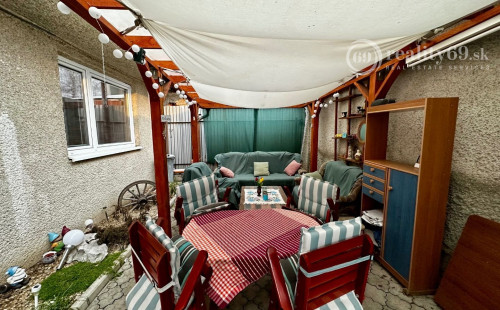 NOVÁ CENA - KECEROVCE - DVOJGENERAČNÝ RODINNÝ DOM NA PREDAJ V TICHOM PROSTREDÍ LEN 20 KM OD KOŠÍC