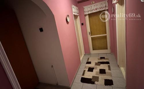 MAĎARSKO - SZENDRO PEKNÝ 4 IZBOVÝ RODINNÝ DOM S GARÁŽOU