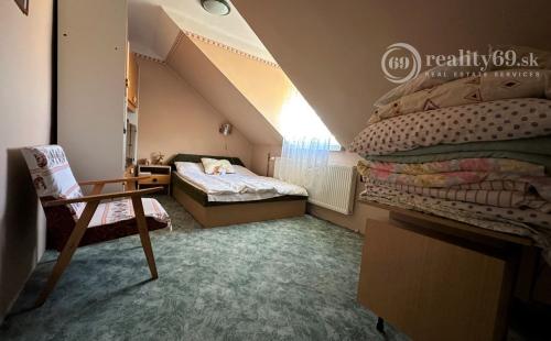 MAĎARSKO - SZENDRO PEKNÝ 4 IZBOVÝ RODINNÝ DOM S GARÁŽOU