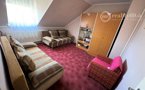 MAĎARSKO - SZENDRO PEKNÝ 4 IZBOVÝ RODINNÝ DOM S GARÁŽOU