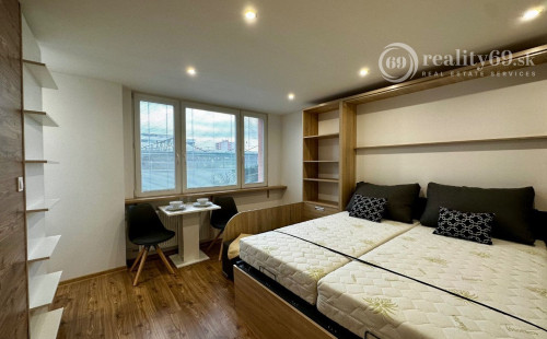 TERASA - LABORECKÁ 1 - IZBOVÝ BYT PO KOMPLETNEJ REKONŠTRUKCII