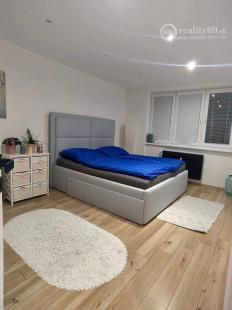 SEVER - GERLACHOVSKÁ ZARIADENÝ 2,5  IZBOVÝ BYT PO KOMPLETNEJ VKUSNEJ REKONŠTRUKCII