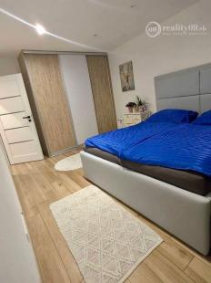 SEVER - GERLACHOVSKÁ ZARIADENÝ 2,5  IZBOVÝ BYT PO KOMPLETNEJ VKUSNEJ REKONŠTRUKCII