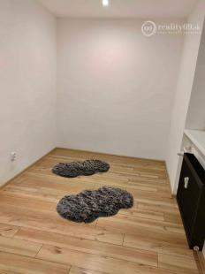 SEVER - GERLACHOVSKÁ ZARIADENÝ 2,5  IZBOVÝ BYT PO KOMPLETNEJ VKUSNEJ REKONŠTRUKCII