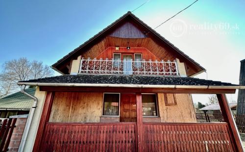 MAĎARSKO - TISZACSEGE - POSCHODOVÁ 3 IZBOVÁ CHATA, TERASA PRI TERMÁLNOM KÚPALISKU.