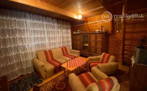 MAĎARSKO - PEKNÝ REKREAČNÝ ZRUB PRI TERMÁLNOM KÚPALISKU.