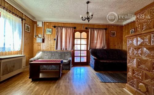 MAĎARSKO - TISZACSEGE - POSCHODOVÁ 3 IZBOVÁ CHATA, TERASA PRI TERMÁLNOM KÚPALISKU.