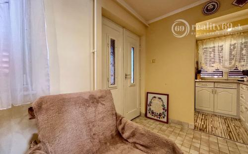 MAĎARSKO - TISZACSEGE - 3 IZBOVÁ CHATA, UZAVRETÁ TERASA, PRI TERMÁLNOM KÚPALISKU.