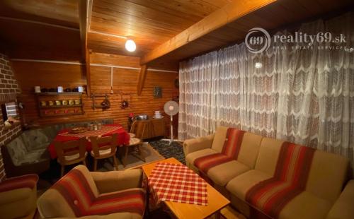 MAĎARSKO - PEKNÝ REKREAČNÝ ZRUB PRI TERMÁLNOM KÚPALISKU.