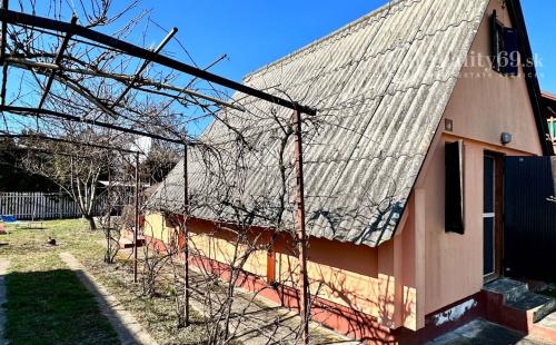 REZERVOVANÉ  - MAĎARSKO - TISZACSEGE - ZATEPLENÁ 4 IZBOVÁ CHATA PRI TERMÁLNOM KÚPALISKU.