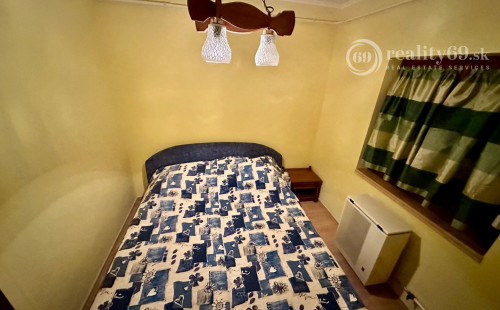 MAĎARSKO - TISZACSEGE - 4 IZBOVÁ CHATA, TERASA, ZÁHRADA PRI TERMÁLNOM KÚPALISKU.