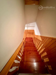 MAĎARSKO - TISZACSEGE - 4 IZBOVÁ CHATA, TERASA, ZÁHRADA PRI TERMÁLNOM KÚPALISKU.