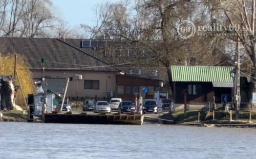 MAĎARSKO - TISZACSEGE - 4 IZBOVÁ CHATA, TERASA, ZÁHRADA PRI TERMÁLNOM KÚPALISKU.