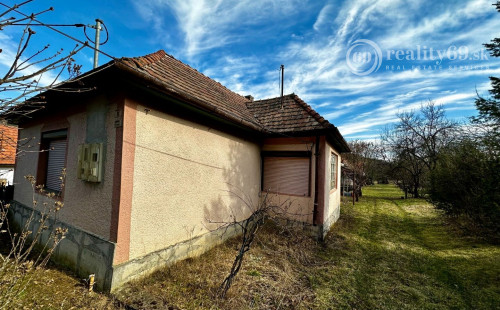 MAĎARSKO - AGGTELEK - 3 IZBOVÝ RODINNÝ DOM S LETNOU KUCHYŇOU