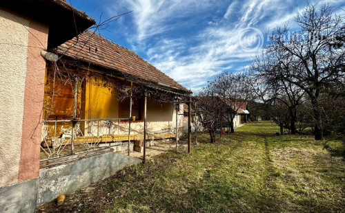 MAĎARSKO - AGGTELEK - 3 IZBOVÝ RODINNÝ DOM S LETNOU KUCHYŇOU