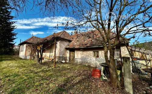 MAĎARSKO - AGGTELEK - 3 IZBOVÝ RODINNÝ DOM S LETNOU KUCHYŇOU