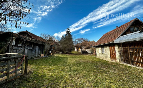 MAĎARSKO - AGGTELEK - 3 IZBOVÝ RODINNÝ DOM S LETNOU KUCHYŇOU