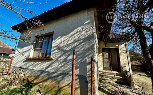 MAĎARSKO - SZALONNA 2 IZBOVÝ SEDLIACKÝ DOM S GARÁŽOU