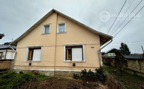 MAĎARSKO - SZENDRO 3 BUDOVY VÝBORNÁ INVESTÍCIA ( PENZIÓN, OBCHOD, SKLADY ).