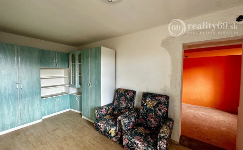 MAĎARSKO - SZENDRO 3 IZBOVÝ RODINNÝ DOM S VERANDOU