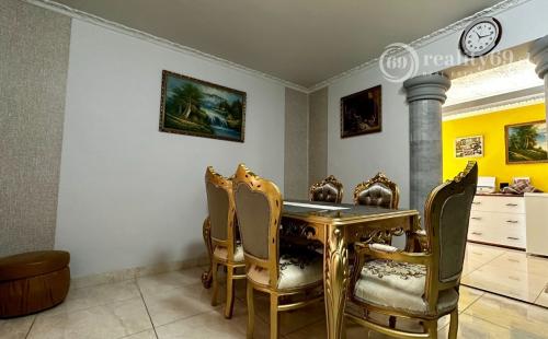 MAĎARSKO - SZENDRO LUXUSNÝ 4 IZBOVÝ ZREKONŠTRUOVANÝ RODINNÝ DOM