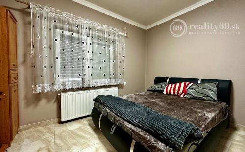 MAĎARSKO - SZENDRO LUXUSNÝ 4 IZBOVÝ ZREKONŠTRUOVANÝ RODINNÝ DOM