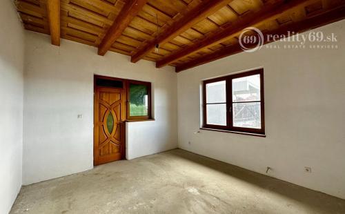 MAĎARSKO - SZENDRO PEKNÝ 5 IZBOVÝ RODINNÝ DOM S TERASOU A GARÁŽOU