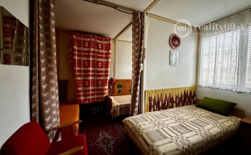 MAĎARSKO - MESZES 2 IZBOVÁ CHATA PRI JAZERE S TERASOU