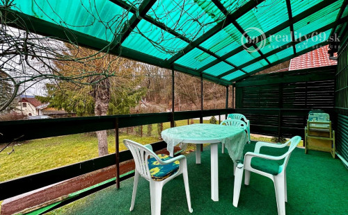 MAĎARSKO - MESZES 2 IZBOVÁ CHATA PRI JAZERE S TERASOU