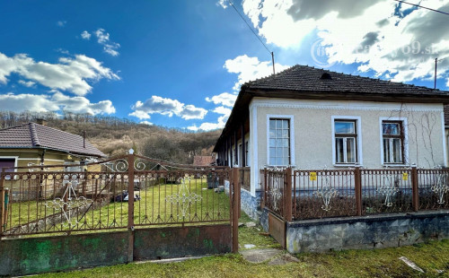 REZERVOVANÉ - MAĎARSKO - SZŐLŐSARDÓ SEDLIACKY DOM S VERANDOU A LETNOU KUCHYŇOU V KRÁSNOM PROSTREDÍ