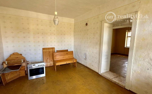 REZERVOVANÉ - MAĎARSKO - SZŐLŐSARDÓ SEDLIACKY DOM S VERANDOU A LETNOU KUCHYŇOU V KRÁSNOM PROSTREDÍ