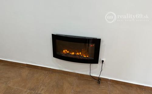 MAĎARSKO - ABAÚJKÉR RODINNÝ DOM PO KOMPLETNEJ REKONŠTRUKCII IHNEĎ VOĽNÝ