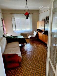 MAĎARSKO - SZUHOGY 5 IZBOVÝ POSCHODOVÝ RD S GARÁŽOU A HOSPODÁRSKOU BUDOVOU