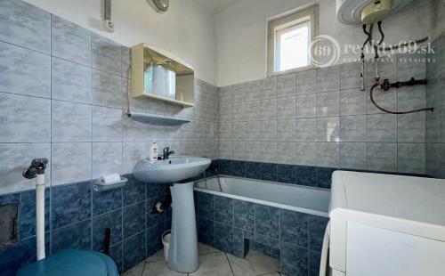 MAĎARSKO - ALSÓTELEKES 4 IZBOVÝ RODINNÝ DOM V PEKNEJ LOKALITE.