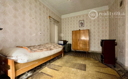 MAĎARSKO - ALSÓTELEKES 4 IZBOVÝ RODINNÝ DOM V PEKNEJ LOKALITE.