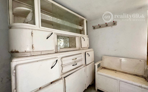 MAĎARSKO - ALSÓTELEKES 4 IZBOVÝ RODINNÝ DOM V PEKNEJ LOKALITE.