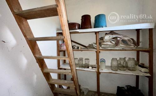 MAĎARSKO - ALSÓTELEKES 4 IZBOVÝ RODINNÝ DOM V PEKNEJ LOKALITE.